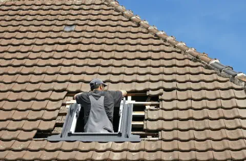 Pose de velux - Sainte-Eulalie-en-Born